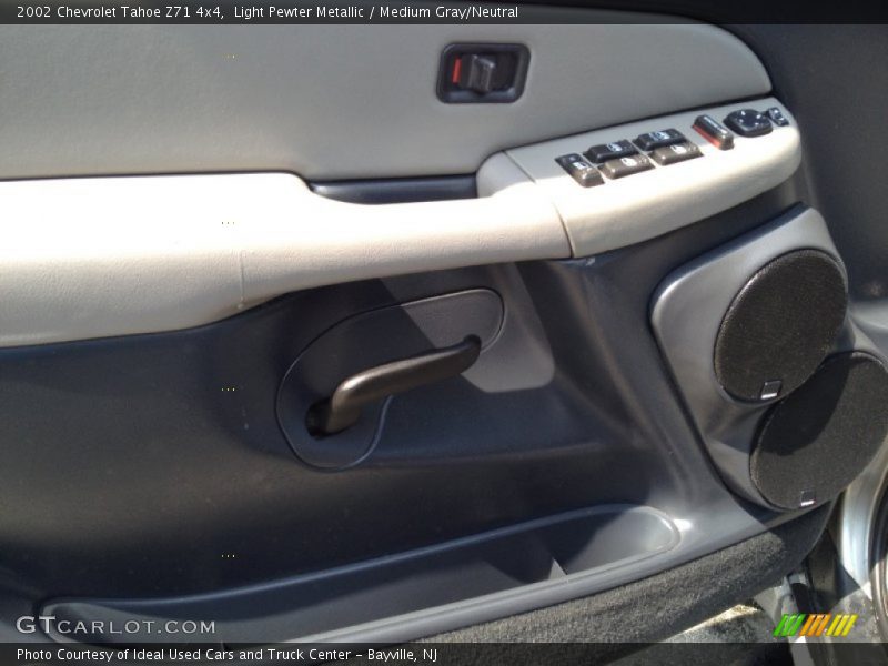 Light Pewter Metallic / Medium Gray/Neutral 2002 Chevrolet Tahoe Z71 4x4