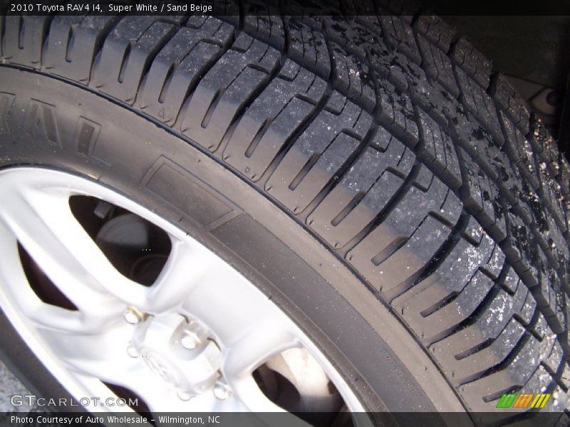 Super White / Sand Beige 2010 Toyota RAV4 I4