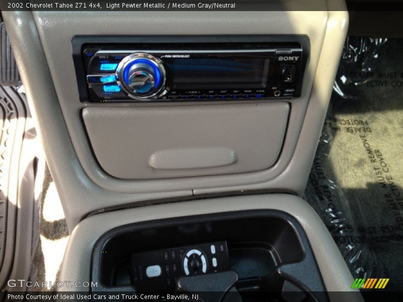 Light Pewter Metallic / Medium Gray/Neutral 2002 Chevrolet Tahoe Z71 4x4
