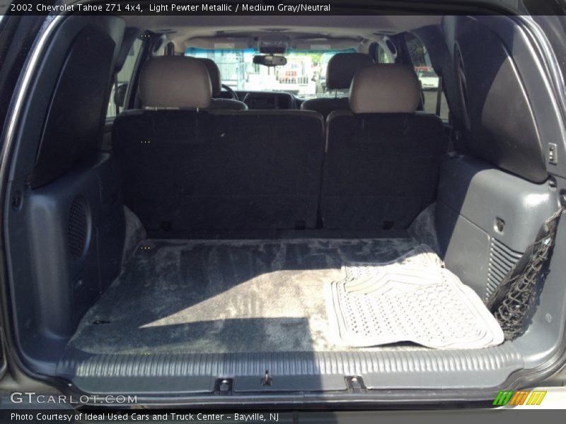 Light Pewter Metallic / Medium Gray/Neutral 2002 Chevrolet Tahoe Z71 4x4