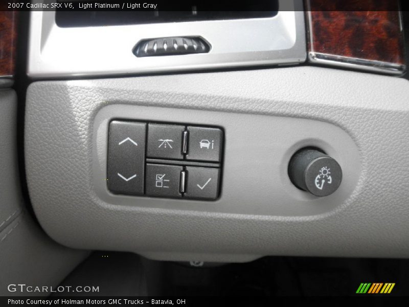 Controls of 2007 SRX V6