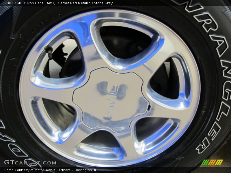  2003 Yukon Denali AWD Wheel