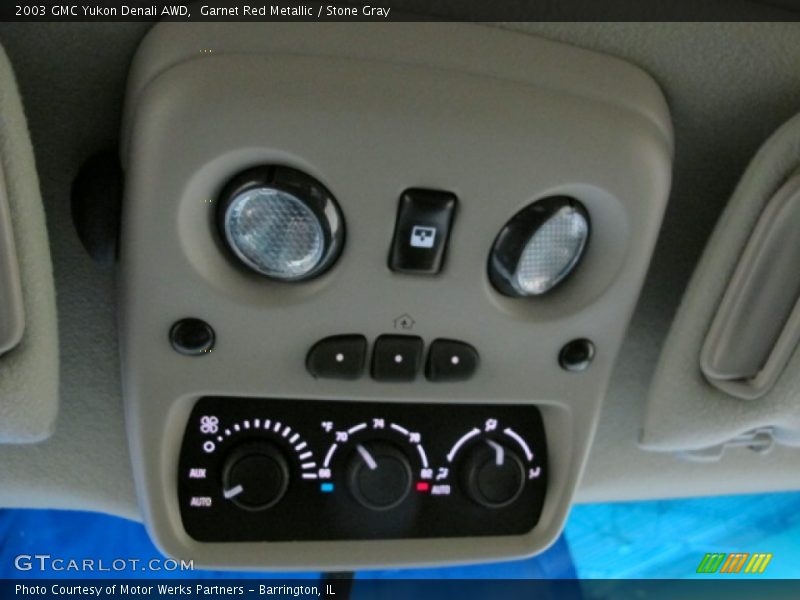 Controls of 2003 Yukon Denali AWD