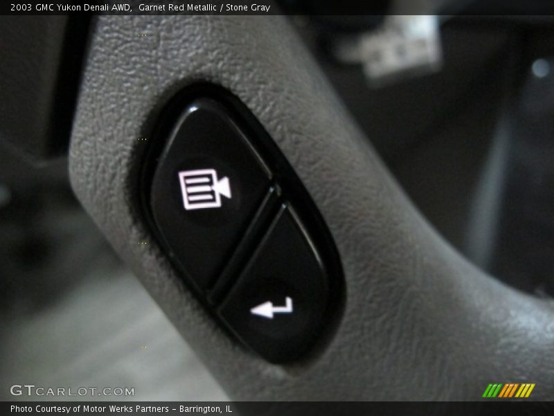 Controls of 2003 Yukon Denali AWD
