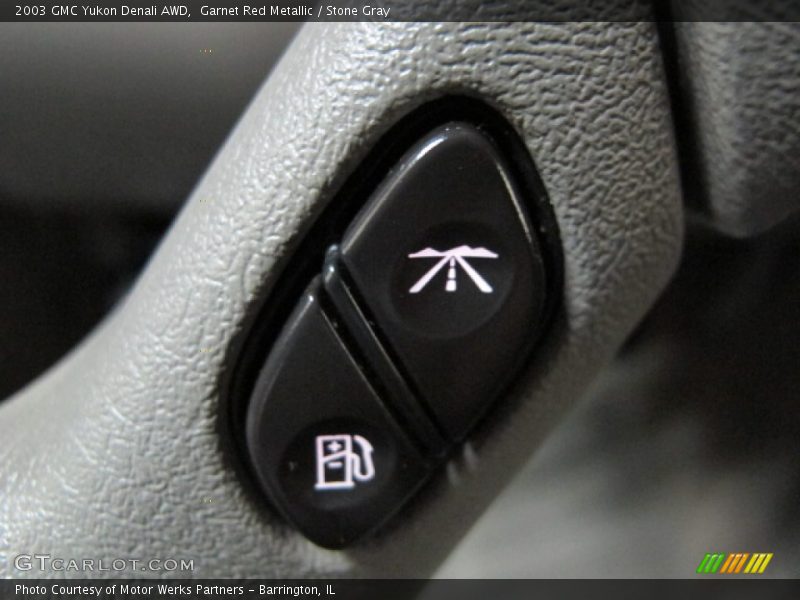 Controls of 2003 Yukon Denali AWD