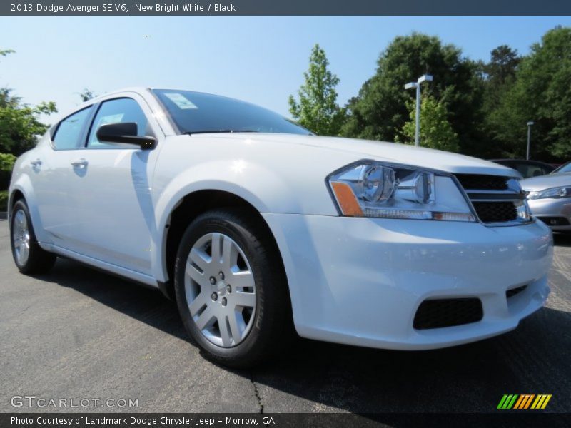 New Bright White / Black 2013 Dodge Avenger SE V6