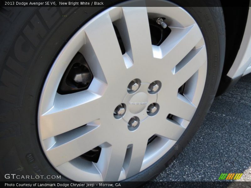 New Bright White / Black 2013 Dodge Avenger SE V6