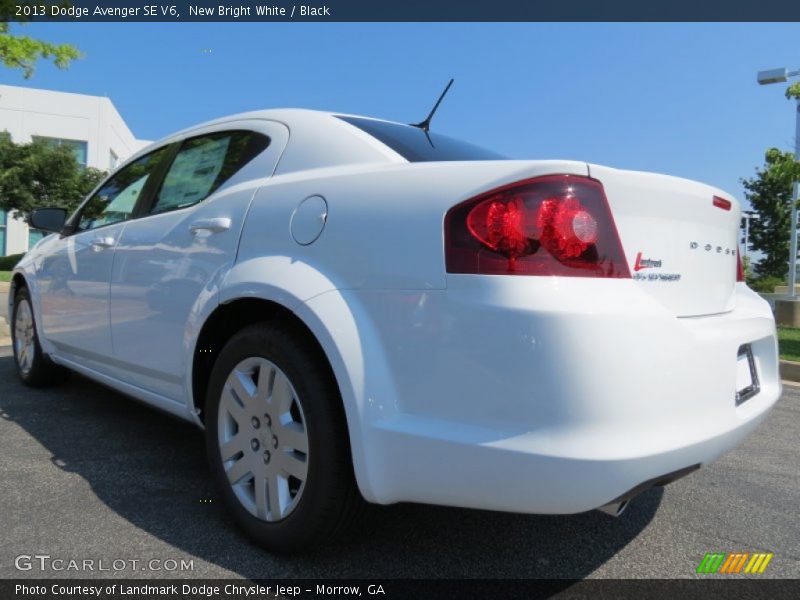 New Bright White / Black 2013 Dodge Avenger SE V6