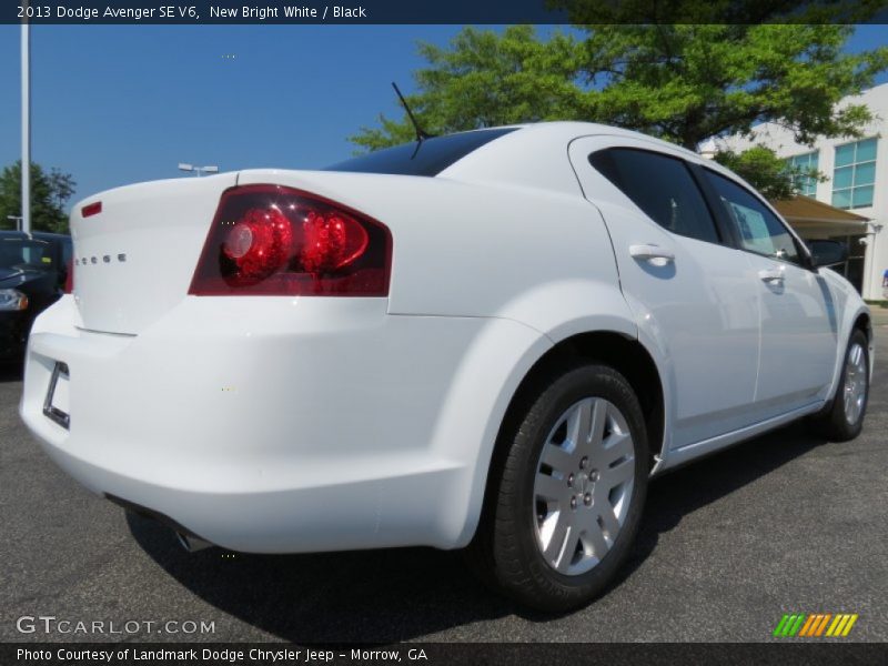 New Bright White / Black 2013 Dodge Avenger SE V6