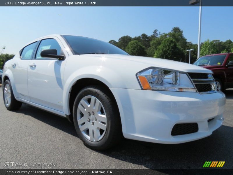 New Bright White / Black 2013 Dodge Avenger SE V6