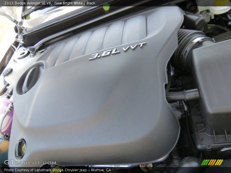 New Bright White / Black 2013 Dodge Avenger SE V6