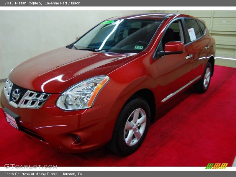 Cayenne Red / Black 2013 Nissan Rogue S