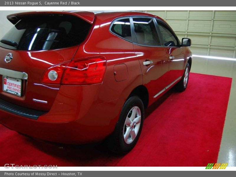 Cayenne Red / Black 2013 Nissan Rogue S