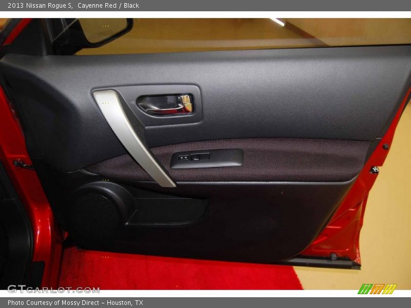 Cayenne Red / Black 2013 Nissan Rogue S