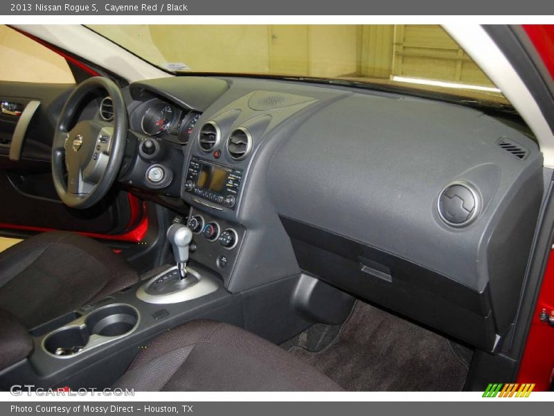 Cayenne Red / Black 2013 Nissan Rogue S