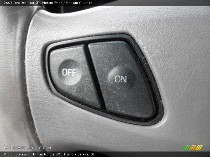 Vibrant White / Medium Graphite 2003 Ford Windstar SE