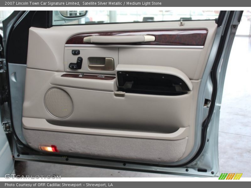 Door Panel of 2007 Town Car Signature Limited