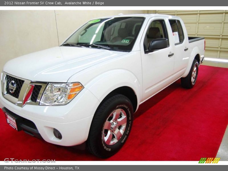 Avalanche White / Beige 2012 Nissan Frontier SV Crew Cab