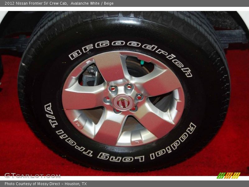Avalanche White / Beige 2012 Nissan Frontier SV Crew Cab