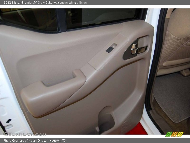 Avalanche White / Beige 2012 Nissan Frontier SV Crew Cab