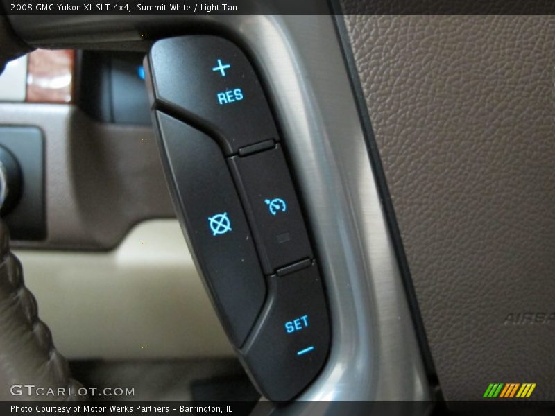Controls of 2008 Yukon XL SLT 4x4