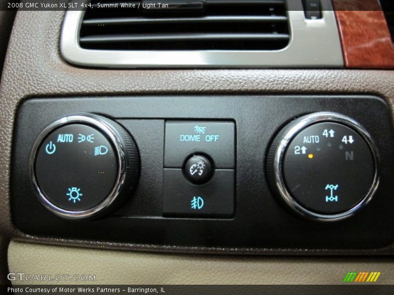 Controls of 2008 Yukon XL SLT 4x4