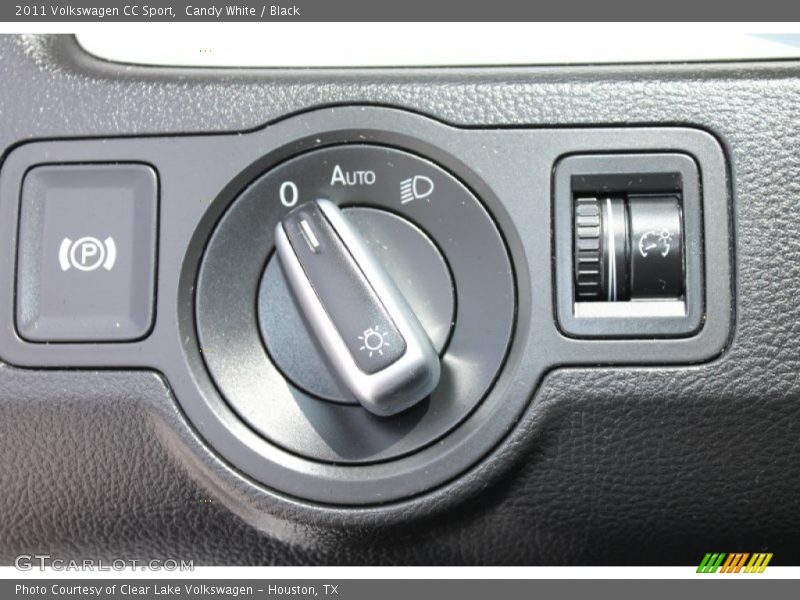 Candy White / Black 2011 Volkswagen CC Sport