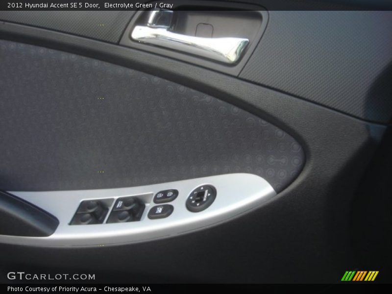 Electrolyte Green / Gray 2012 Hyundai Accent SE 5 Door