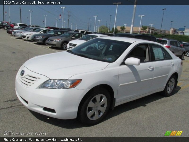 Super White / Ash 2009 Toyota Camry LE