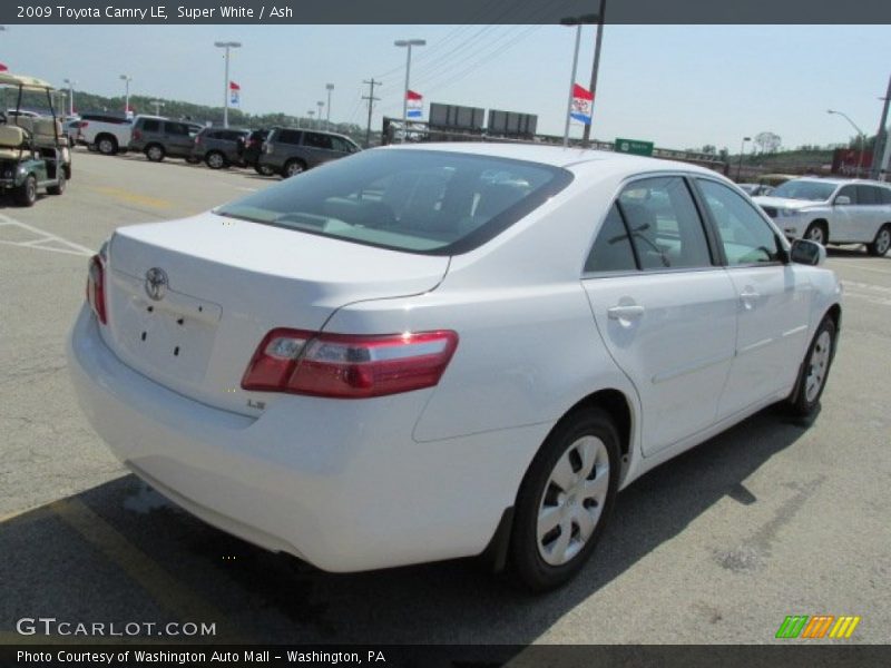 Super White / Ash 2009 Toyota Camry LE