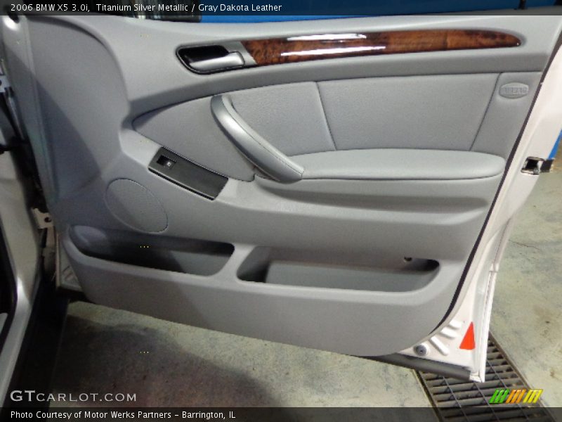 Titanium Silver Metallic / Gray Dakota Leather 2006 BMW X5 3.0i