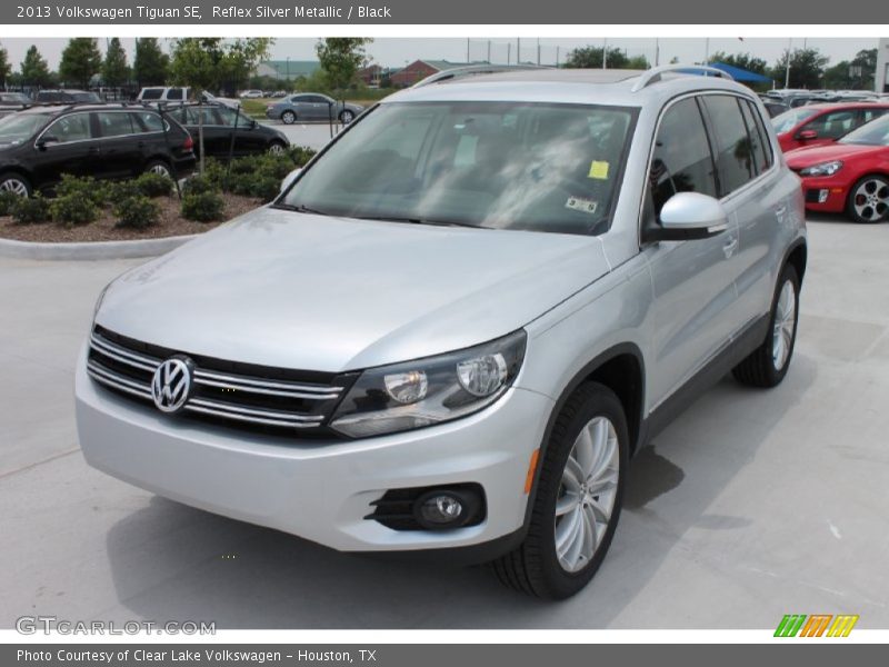 Reflex Silver Metallic / Black 2013 Volkswagen Tiguan SE
