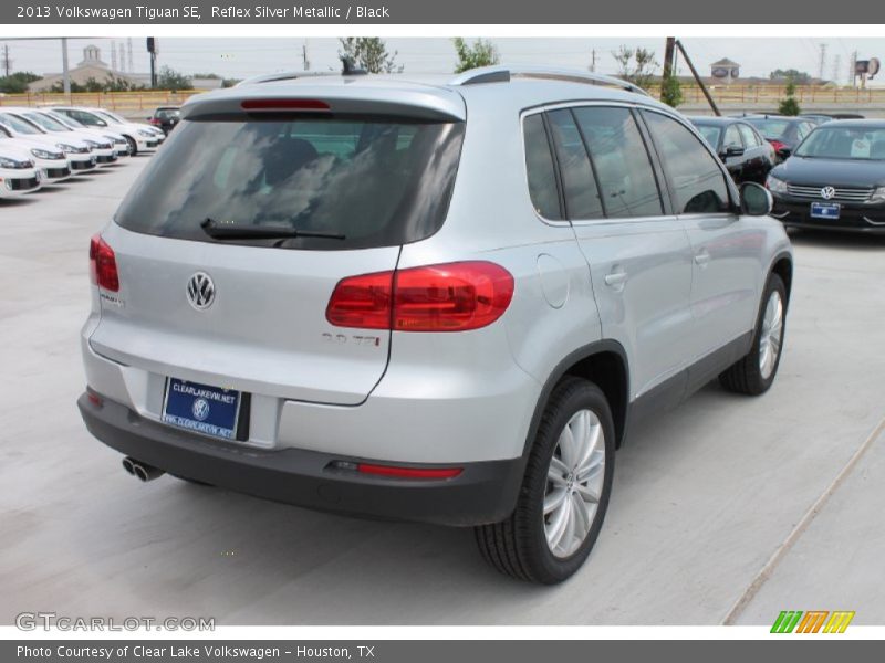 Reflex Silver Metallic / Black 2013 Volkswagen Tiguan SE