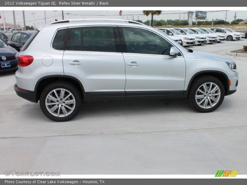Reflex Silver Metallic / Black 2013 Volkswagen Tiguan SE