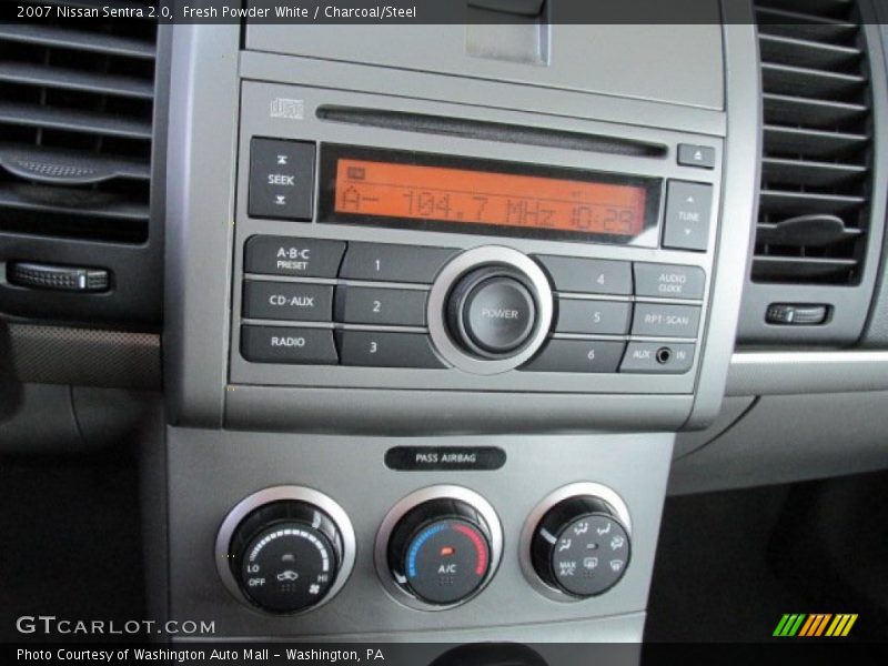 Fresh Powder White / Charcoal/Steel 2007 Nissan Sentra 2.0