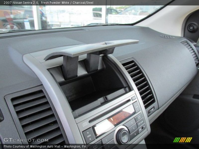 Fresh Powder White / Charcoal/Steel 2007 Nissan Sentra 2.0