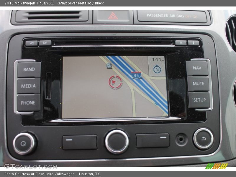 Reflex Silver Metallic / Black 2013 Volkswagen Tiguan SE