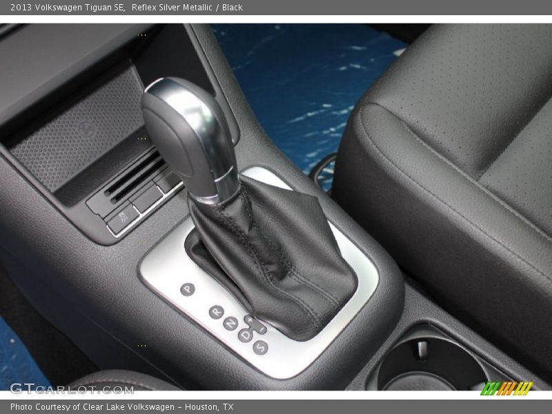 Reflex Silver Metallic / Black 2013 Volkswagen Tiguan SE