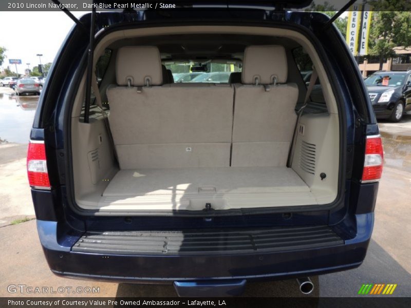  2010 Navigator  Trunk
