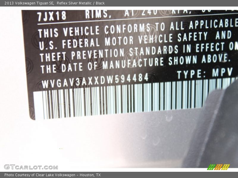 Reflex Silver Metallic / Black 2013 Volkswagen Tiguan SE