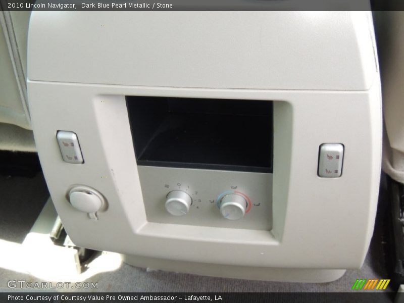 Controls of 2010 Navigator 