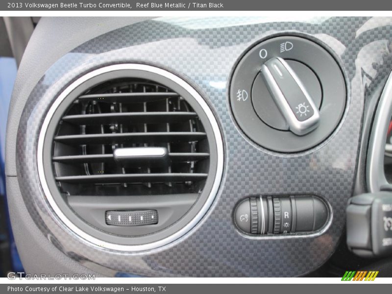 Controls of 2013 Beetle Turbo Convertible
