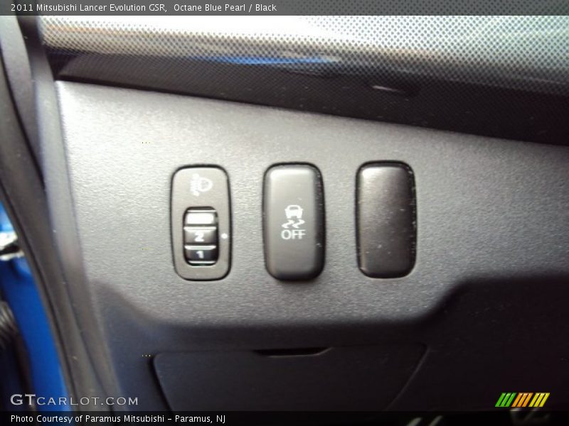 Octane Blue Pearl / Black 2011 Mitsubishi Lancer Evolution GSR