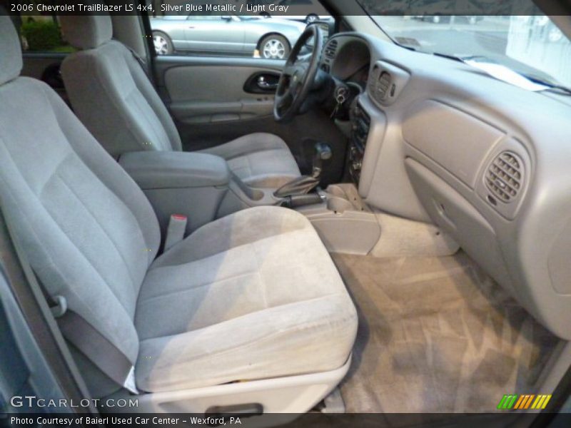  2006 TrailBlazer LS 4x4 Light Gray Interior