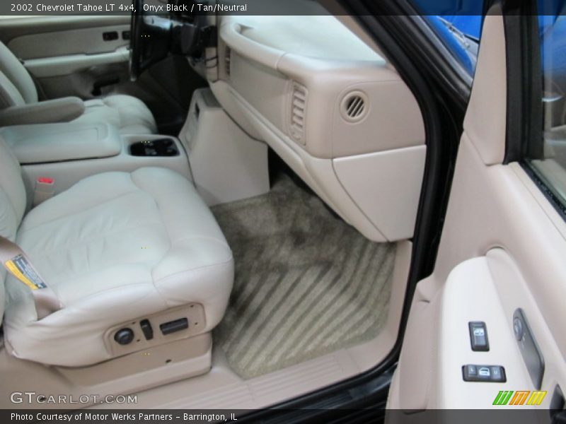 Onyx Black / Tan/Neutral 2002 Chevrolet Tahoe LT 4x4