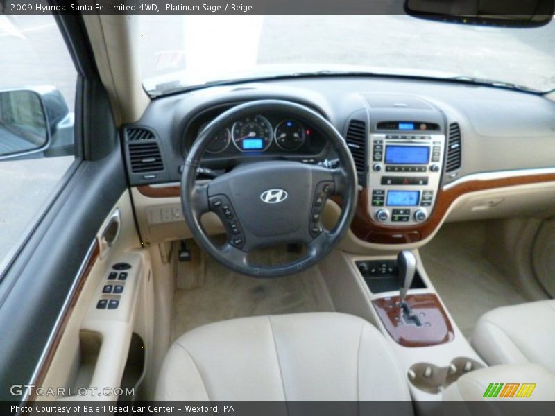 Dashboard of 2009 Santa Fe Limited 4WD