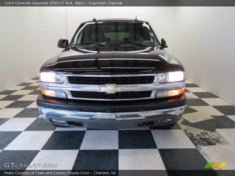 Black / Gray/Dark Charcoal 2004 Chevrolet Suburban 1500 LT 4x4