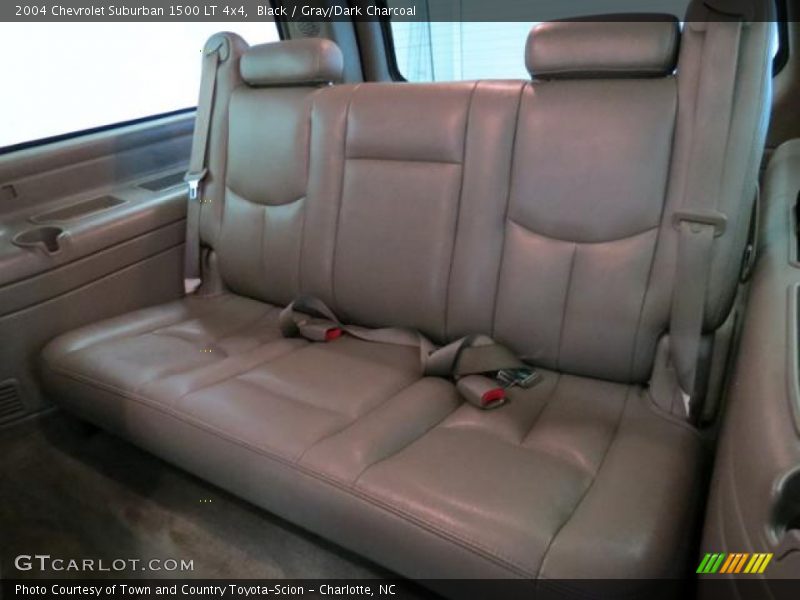 Black / Gray/Dark Charcoal 2004 Chevrolet Suburban 1500 LT 4x4