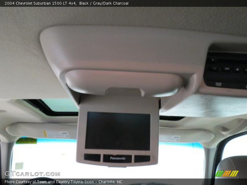 Black / Gray/Dark Charcoal 2004 Chevrolet Suburban 1500 LT 4x4