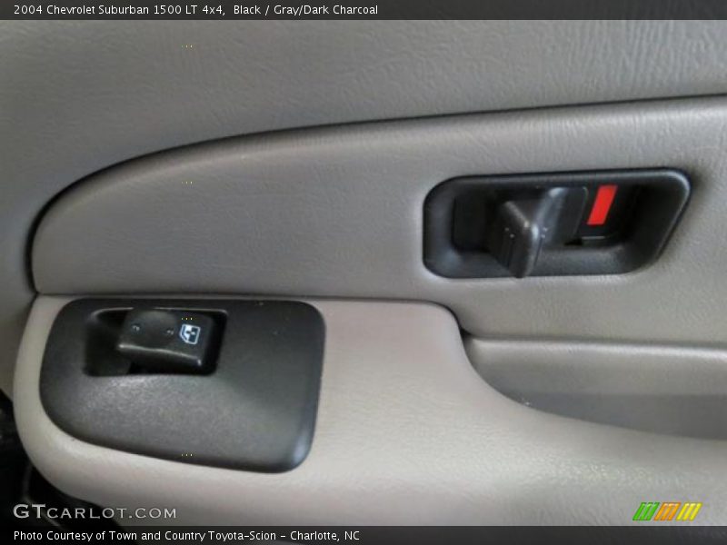 Black / Gray/Dark Charcoal 2004 Chevrolet Suburban 1500 LT 4x4